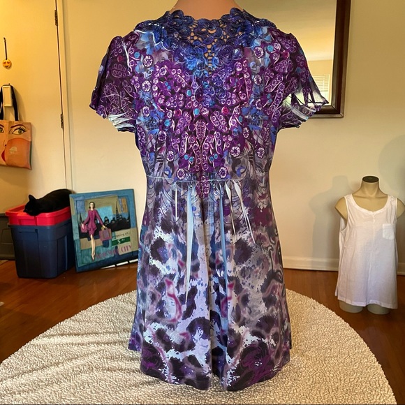 One World Top - Picture 2 of 9